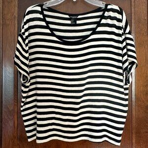 Forever 21 Black & White Striped Crop Top